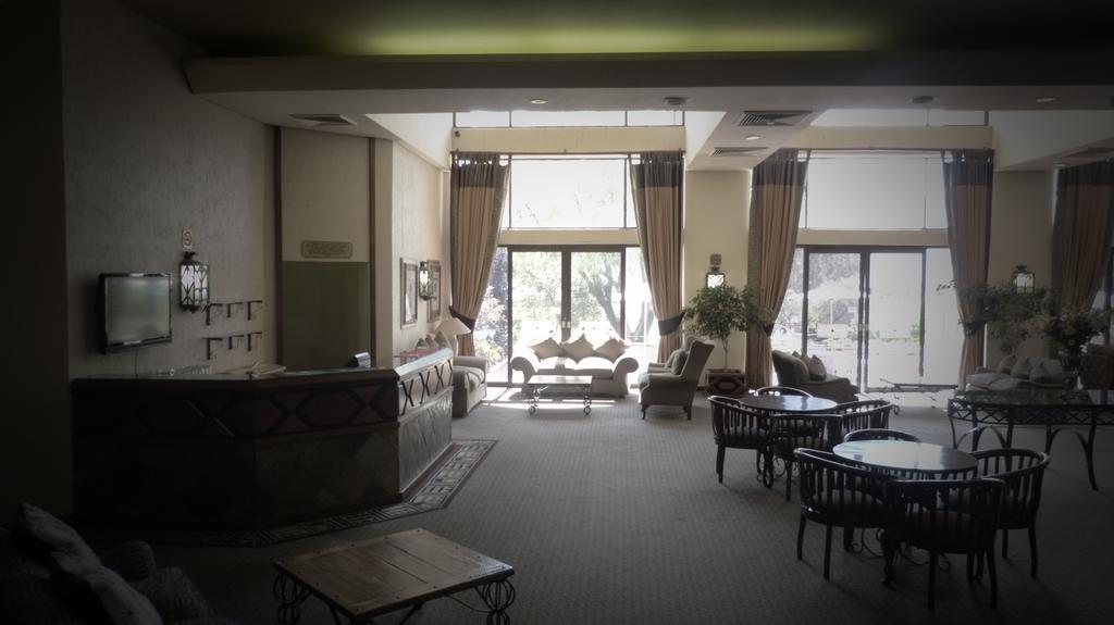 Black Mountain Leisure And Conference Hotel Groothoek Экстерьер фото