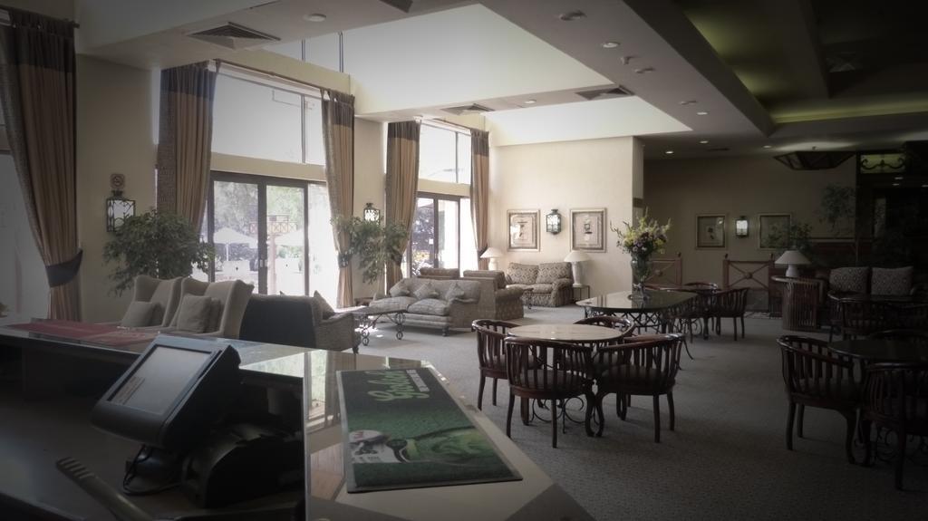 Black Mountain Leisure And Conference Hotel Groothoek Экстерьер фото