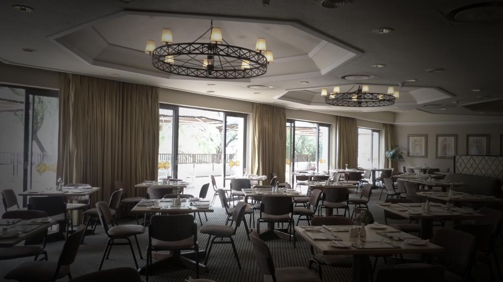 Black Mountain Leisure And Conference Hotel Groothoek Экстерьер фото