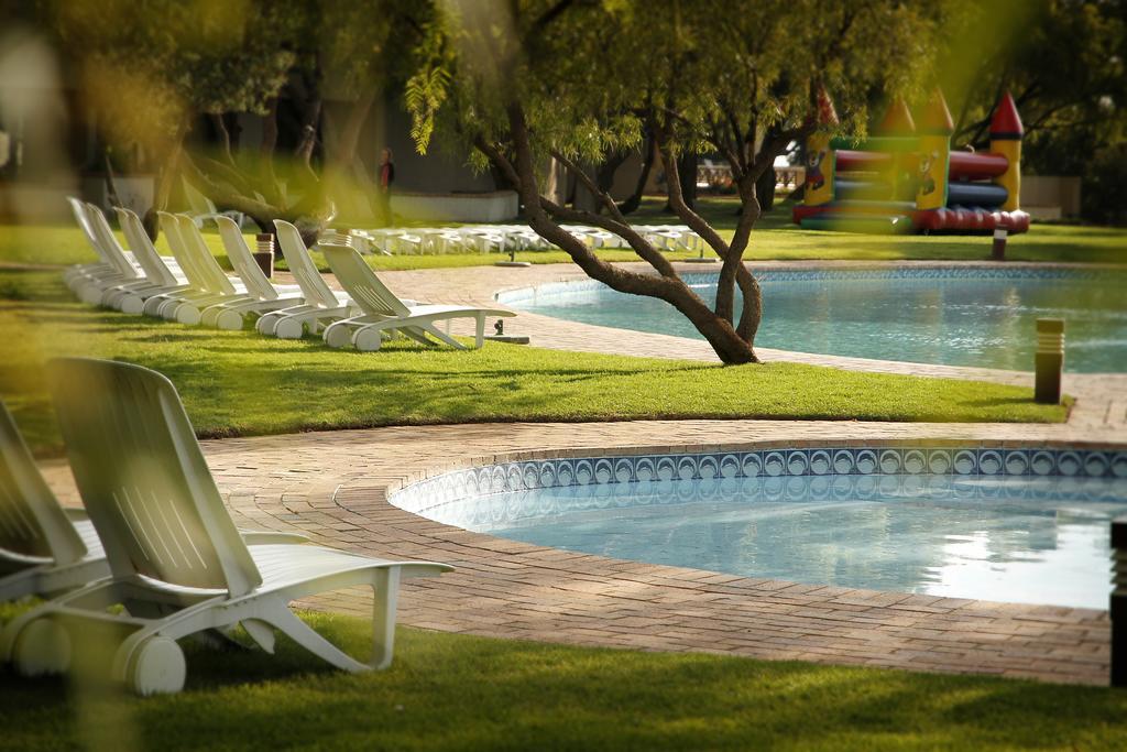 Black Mountain Leisure And Conference Hotel Groothoek Экстерьер фото